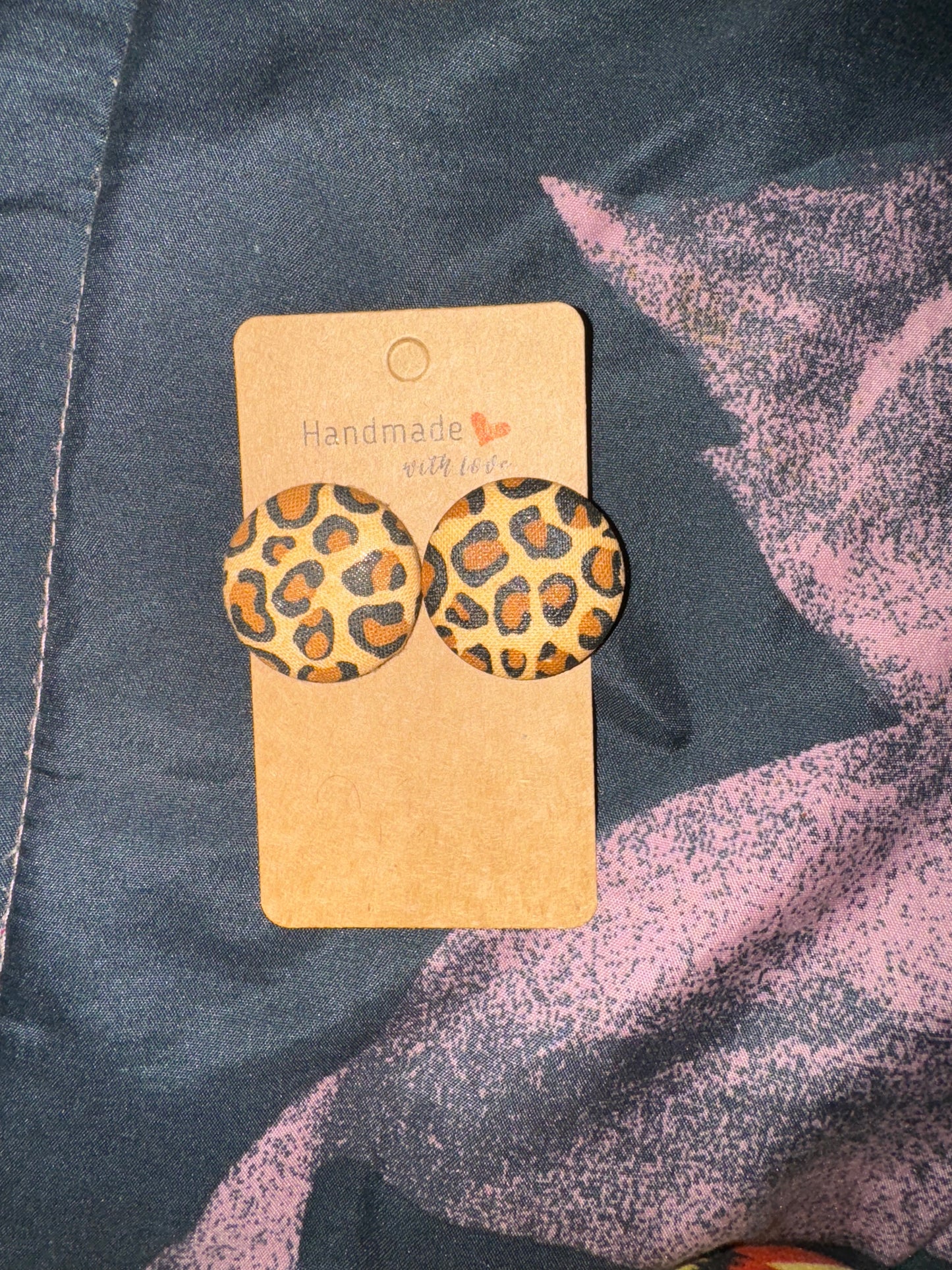 Button Leopard